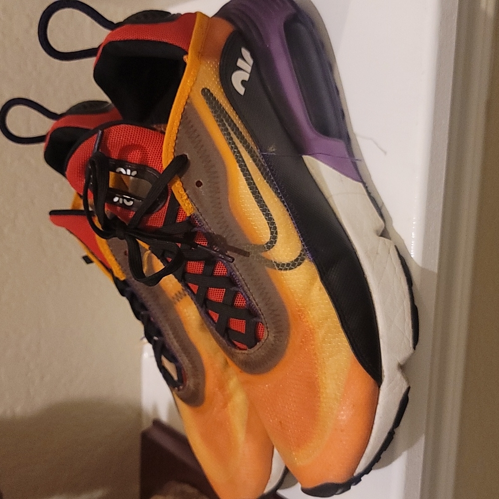 NIKE mens shoes